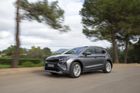 Nově se auto nabíjí pomaleji, maximální výkon klesl ze 175 na 135 kW.