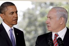 Mluvčí Netanjahua na Facebooku urazil Obamu a Kerryho, teď se kaje
