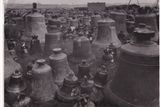 Lidé často riskovali životy a snažili se zvony ukrýt či nabízeli výkupné, aby své zvony zachránili. Jen ojediněle se to zdařilo.