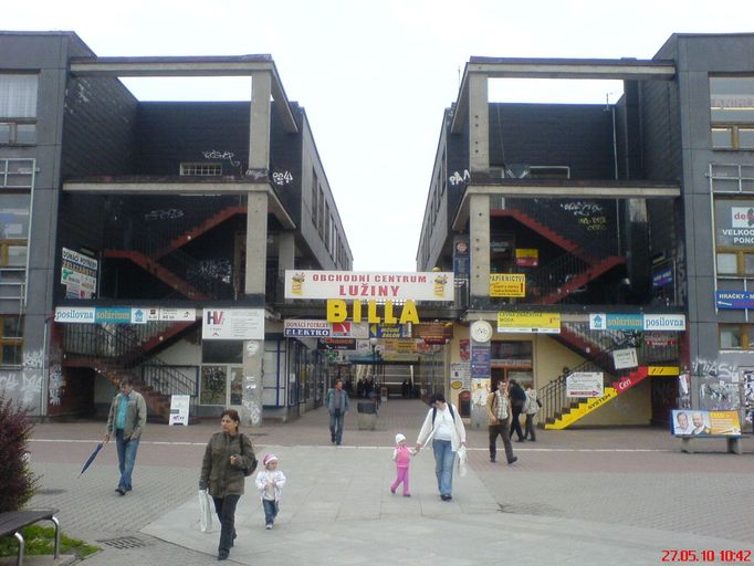 Obchodní centrum Lužiny v roce 2010