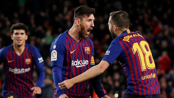 Lionel Messi oslavuje druhou branku do sítě Valencie