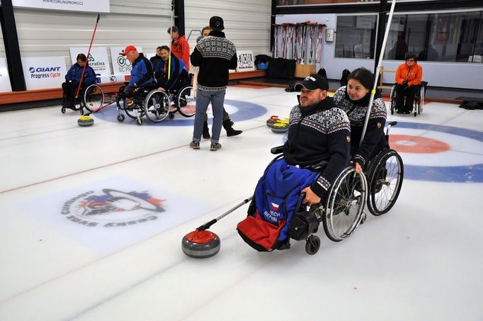 Radek Musílek by v reprezentačních barvách rád viděl nové tváře curlingu vozíčkářů.