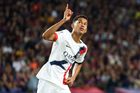 Barcelona ve šlágru Ligy mistrů padla v samém závěru, PSG velebí Ramose