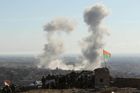 Islámský stát je poražen a na útěku, hlásí Kurdové ze Sindžáru. Začal útok na další město