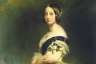 Viktorie, jejíž rodnou řečí byla němčina, byla dcerou prince Edwarda, vévody z Kentu (čtvrtého syna krále Jiřího III.), a princezny Viktorie Sasko-Kobursko-Saalfeldské. Již za jejího života se ovšem vynořily spekulace o Viktoriině nemanželském původu. Otec zemřel, když jí bylo pouhých osm měsíců, a smutky z neúplné rodiny si léčila psaním povídek.