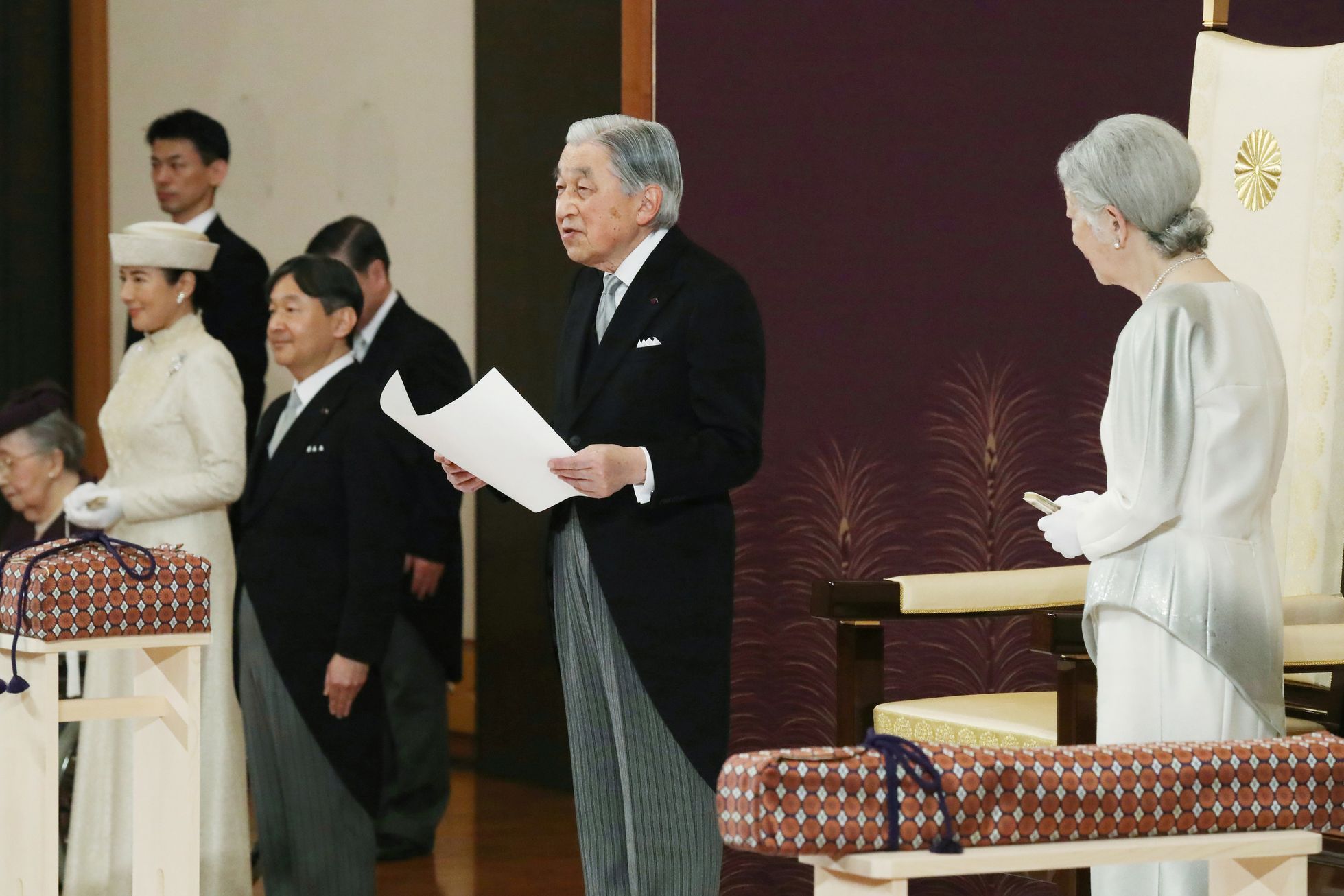 Abdikace japonského císaře Akihito
