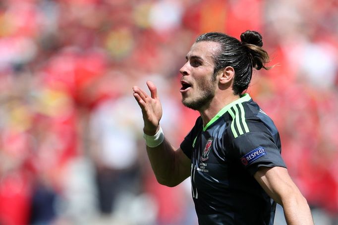 Euro 2016: Anglie-Wales:  Gareth Bale slaví gól na 0:1