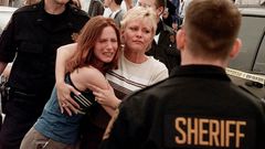 Matka s dcerou ze školy Columbine, kde došlo k střelbě.