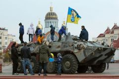 Ukrajina v moci oligarchů. Vládli před volbami, budou i dál