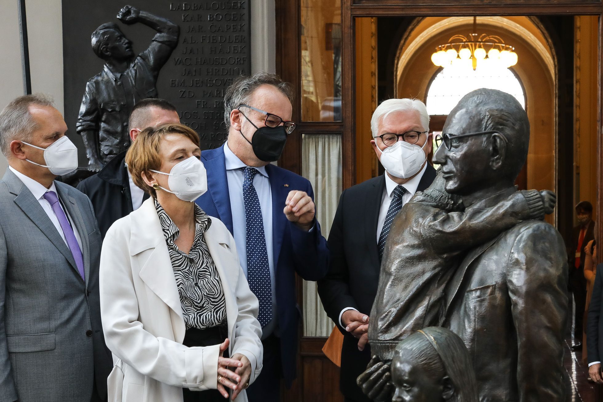 Německý prezident Frank-Walter Steinmeier přijel vlakem na Hlavní nádraží na návštěvu České republiky