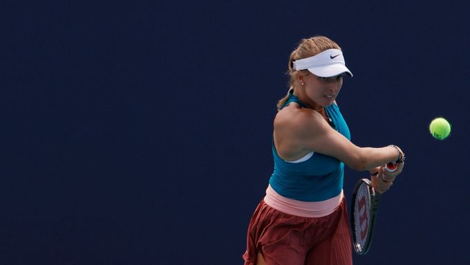 Sestřih zápasu mezi Lindou Fruhvirtovou a Viktorií Azarenkovou.