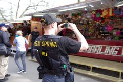 Babišův plán, jak ulevit policii a přidat práci jiným "uniformám". Stanjura reaguje