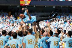 Wenger se rozloučil s Emirates vysokou výhrou, Guardiola dostal hobla