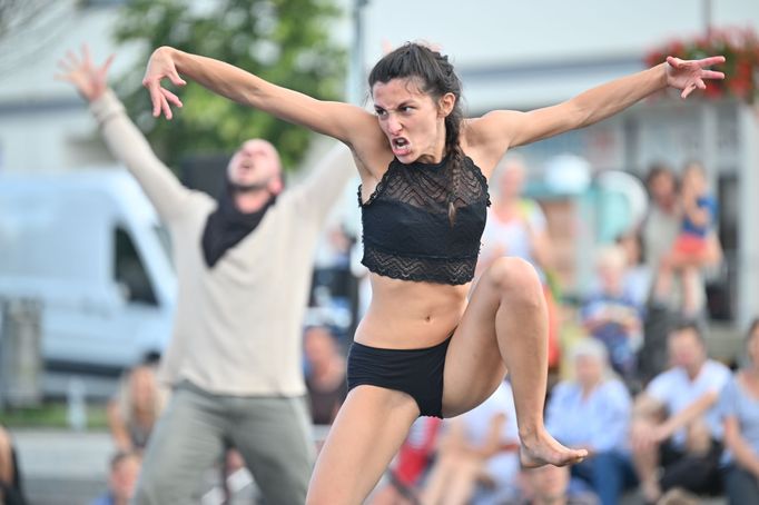 Vystoupení uskupení Hurycan na čtvrtečním zahájení festivalu KoresponDance.