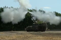 Reportáž: Silná německá houfnice už "řádí" na Ukrajině. Rusové se raději stahují