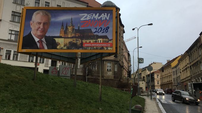 Billboardy s prezidentem Milošem Zemanem.