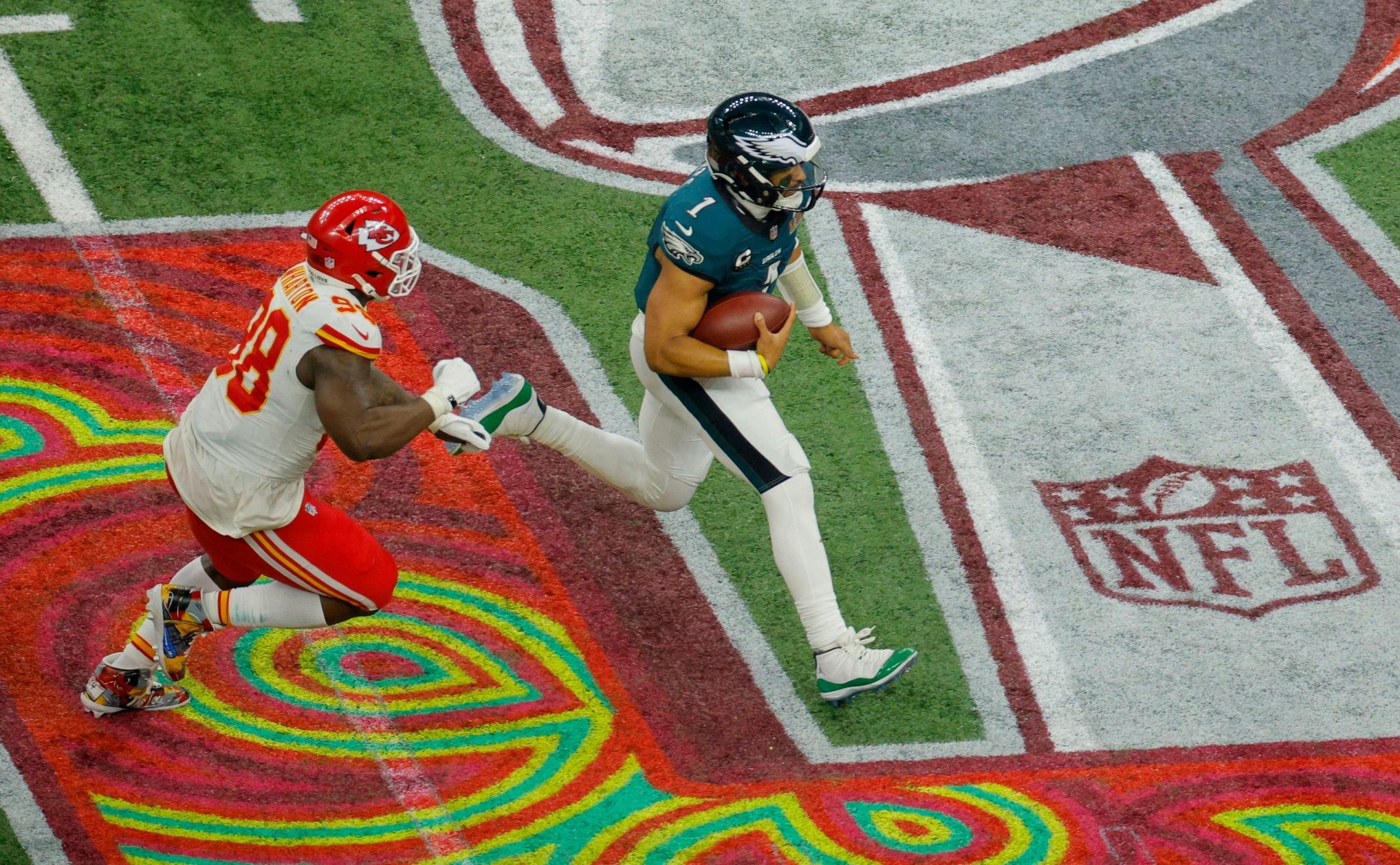 Super Bowl LIX  2025, Philadelphia - Kansas City: Jalen Hurts (1) a Tershawn Wharton
