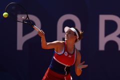 Neúcta ke hrám v Paříži, nikdo tu nebere tenis tak vážně, smutní Nosková