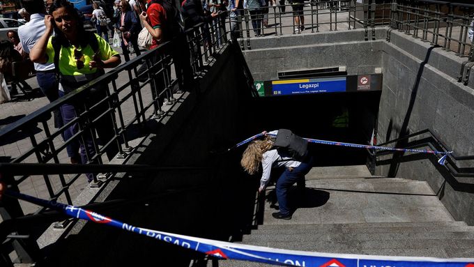 Výpadek dodávek elektrického proudu postihl i metro v Madridu, 28. dubna 2025.