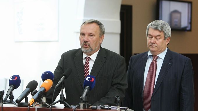 Vojtěch Filip a Pavel Kováčik, tiskovka KSČM.