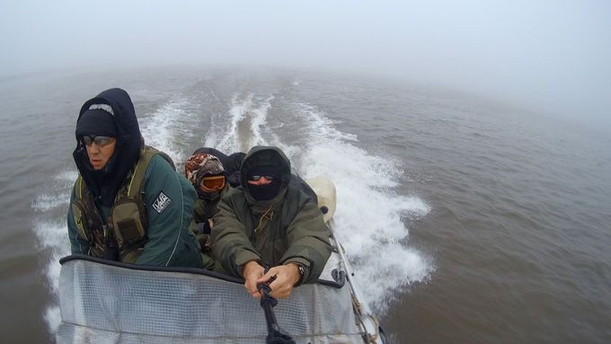 Martin Strouhal se během výpravy na severní pobřeží Ruska plavil po arktickém Moři Laptěvů, které musel překonat i Jan Eskymo Welzl. Na moři jej také zastihla bouře.