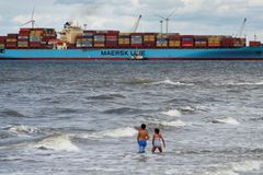Z Asie do Evropy za 23 dní. První nákladní loď testuje nebezpečnou cestu přes Arktidu