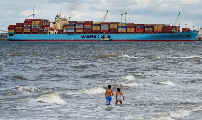 Nákladní loď dánské společnosti Maersk Line testuje cestu Severním ledovým oceánem.