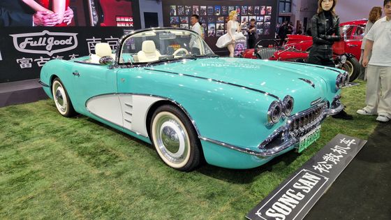 Bizarní auta, až oči přecházejí. Čínské automobilky se předvedly, okopírovaly legendy