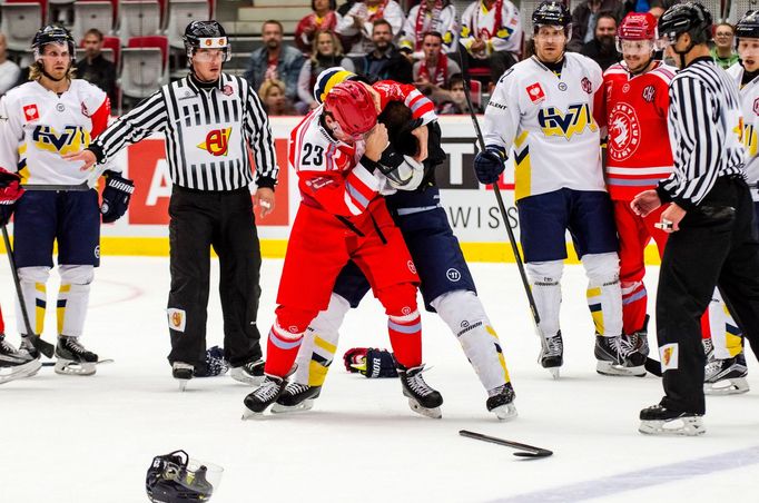 LM, Třinec-HV71: Jiří Polanský - Chris Abbott