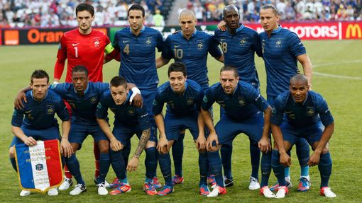 Francouzská reprezentace před utkáním Francie - Anglie v základní skupině D na Euru 2012.