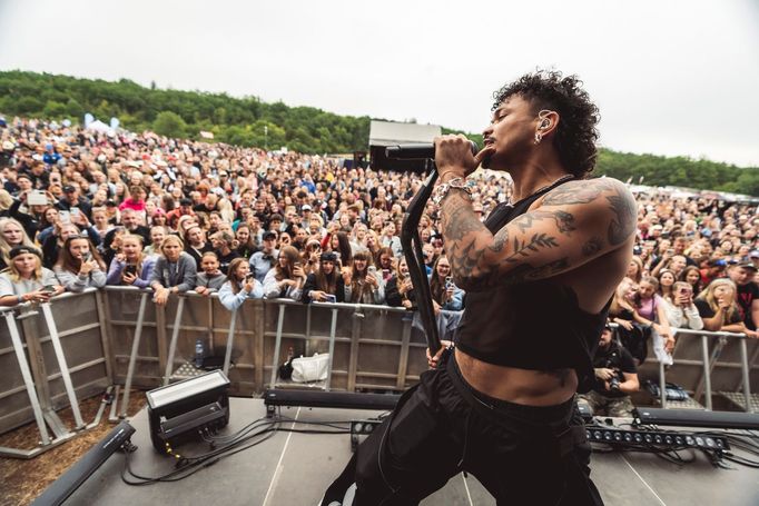 V rámci festivalu Hrady CZ diváci uvidí i Bena Cristovaa.