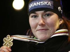 Šárka Záhrobská se zlatou medailí za slalom.