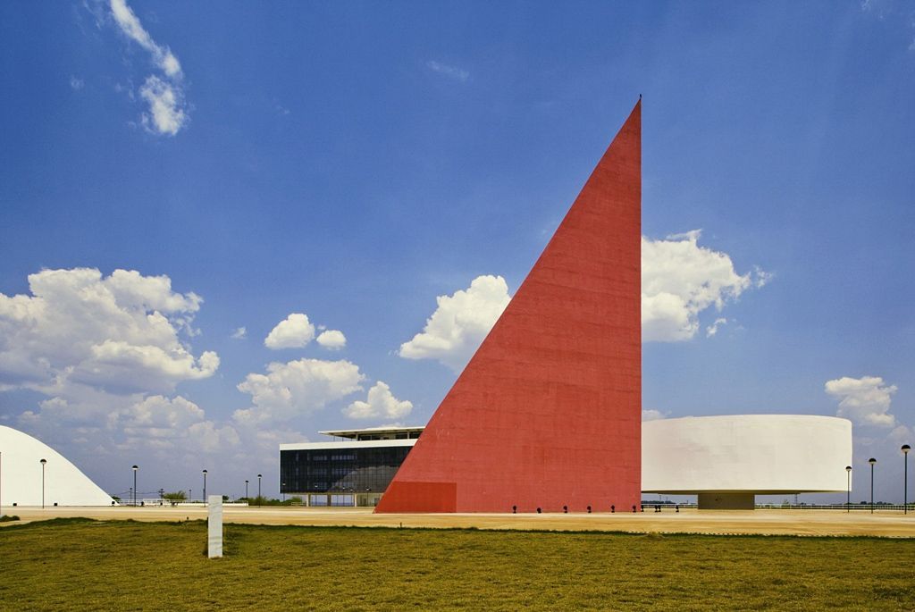 Oscar Niemeyer - Brasília - Kulturní centrum Goianias