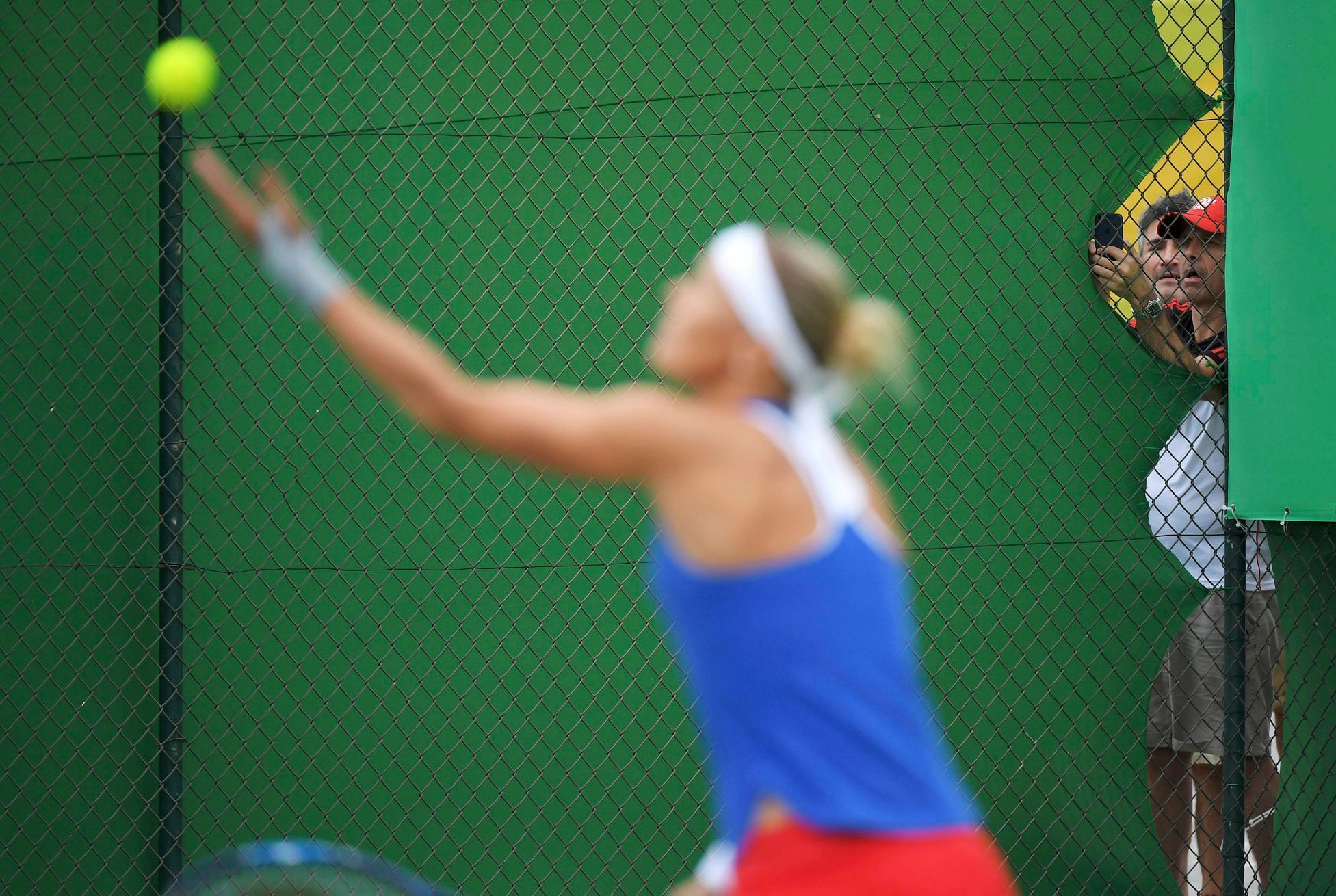 OH 2016, tenis: diváci si fotí Lucii Hradeckou