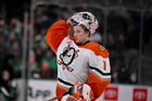 Brankář Dostál se kvůli smlouvě obrátil v NHL na arbitráž
