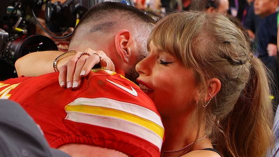 Super Bowl LVIII: Travis Kelce (Kansas City) a Taylor Swiftová