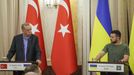 Recep Erdoğan a Volodymyr Zelenskyj na tiskové konferenci po jednání ve Lvově.