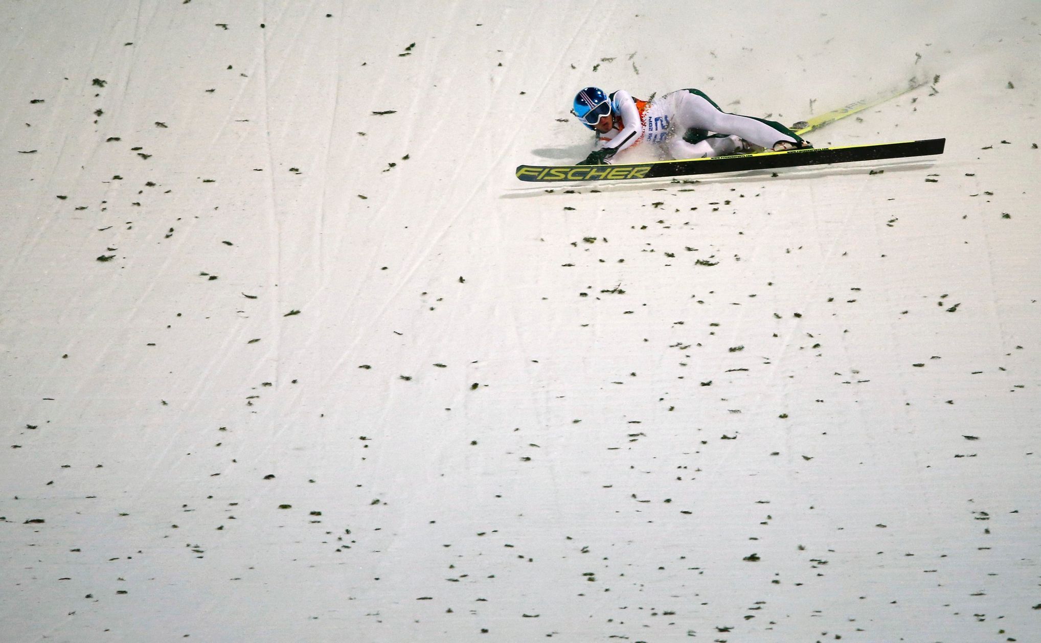 Soči 2014, skoky na lyžích: pád Roberta Kranjece ze Slovinska