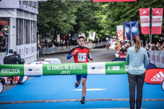 Současně s Pražským maratonem se konalo i finále juniorského maratonu