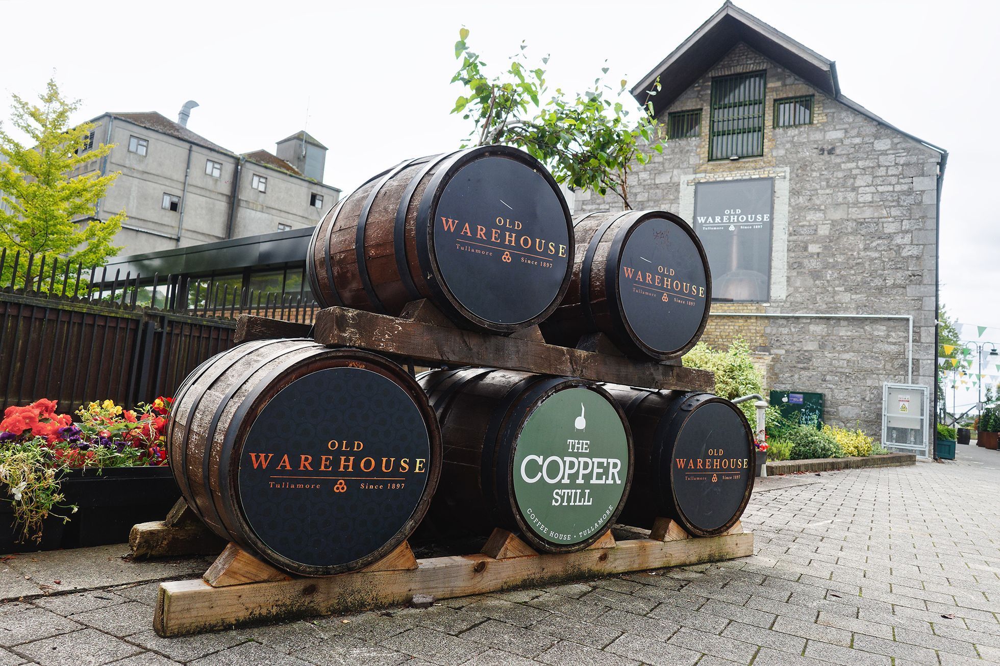 Tullamore, fotografie z města i z tamní výroby irské whiskey