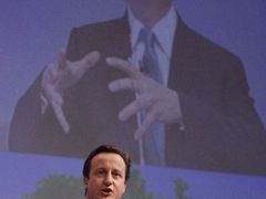 Lídr britských konzervativců David Cameron.