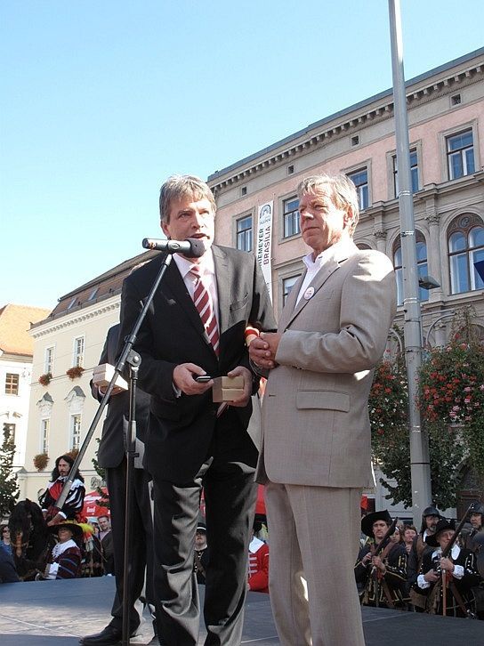 V centru Brna stojí nový hodinový stroj