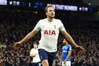 Desáté nejvyšší výnosy podle analytiků z Deloitte zaznamenal v uplynulé sezoně Tottenham, který vykázal 406 milionů eur. To je o 40 milionů více než jeho věčný rival Arsenal.