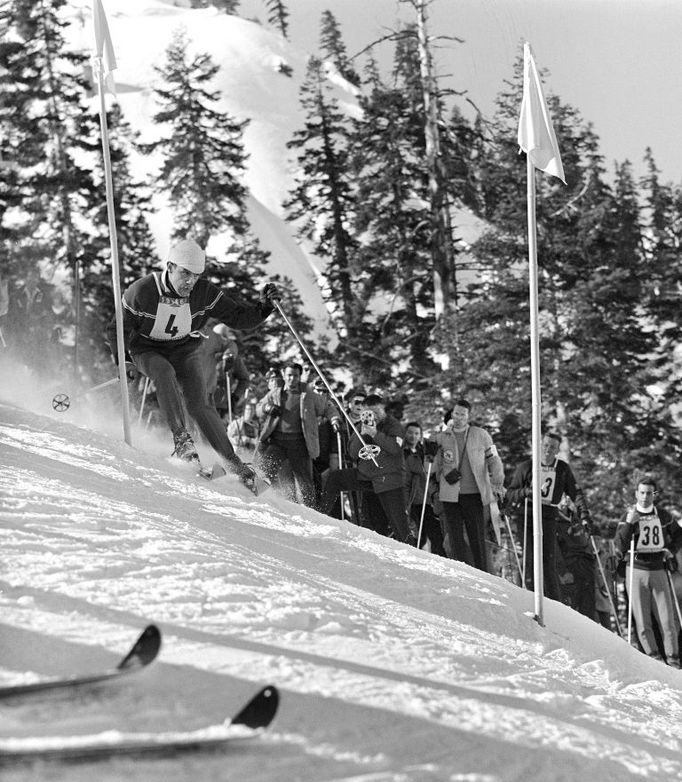 1960 Popis:Swiss Roger Staub during the giant slalom race, which he wins, at the Olympic Winter Games in February 1960 in Squaw Valley. (KEYSTONE/PHOTOPRESS-ARCHIV/Str)