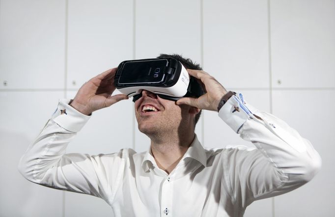 Helma pro virtuální realitu od společností Samsung a Oculus