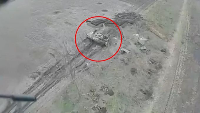 Sebevražedný dron zneškodnil ruské bojové vozidlo pěchoty i s posádkou.