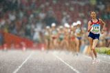 CHŮZE - V hustém dešti končil 2Okilometrový chodecký maraton. Do cíle dovedla peloton chodkyň Ruska Olga Kaniskinová.