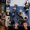 Japonsko, roboti pomáhají v péči o staré lidi