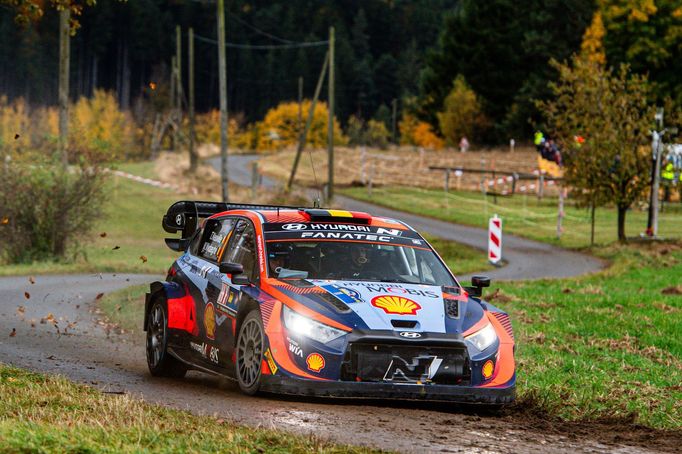 Thierry Neuville (Hyundai) na trati Středoevropské rallye 2023