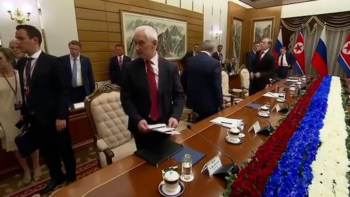 „Pryč odsud, náš vůdce přijde první.“ Severokorejci ponížili Lavrova s ruskou vládou